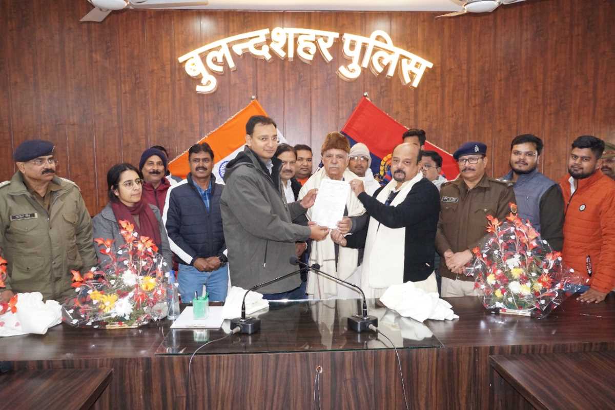 व्यापारियों ने पुलिस अधिकारियों को किया सम्मानित